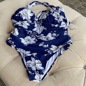Floral Woman’s swimwear in Navy and White